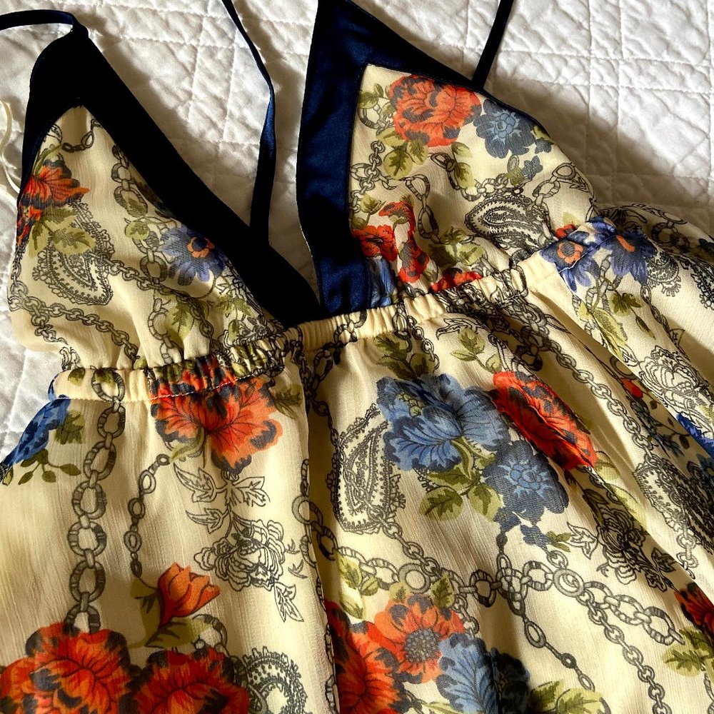 DOUBLE ZERO || floral flowy top